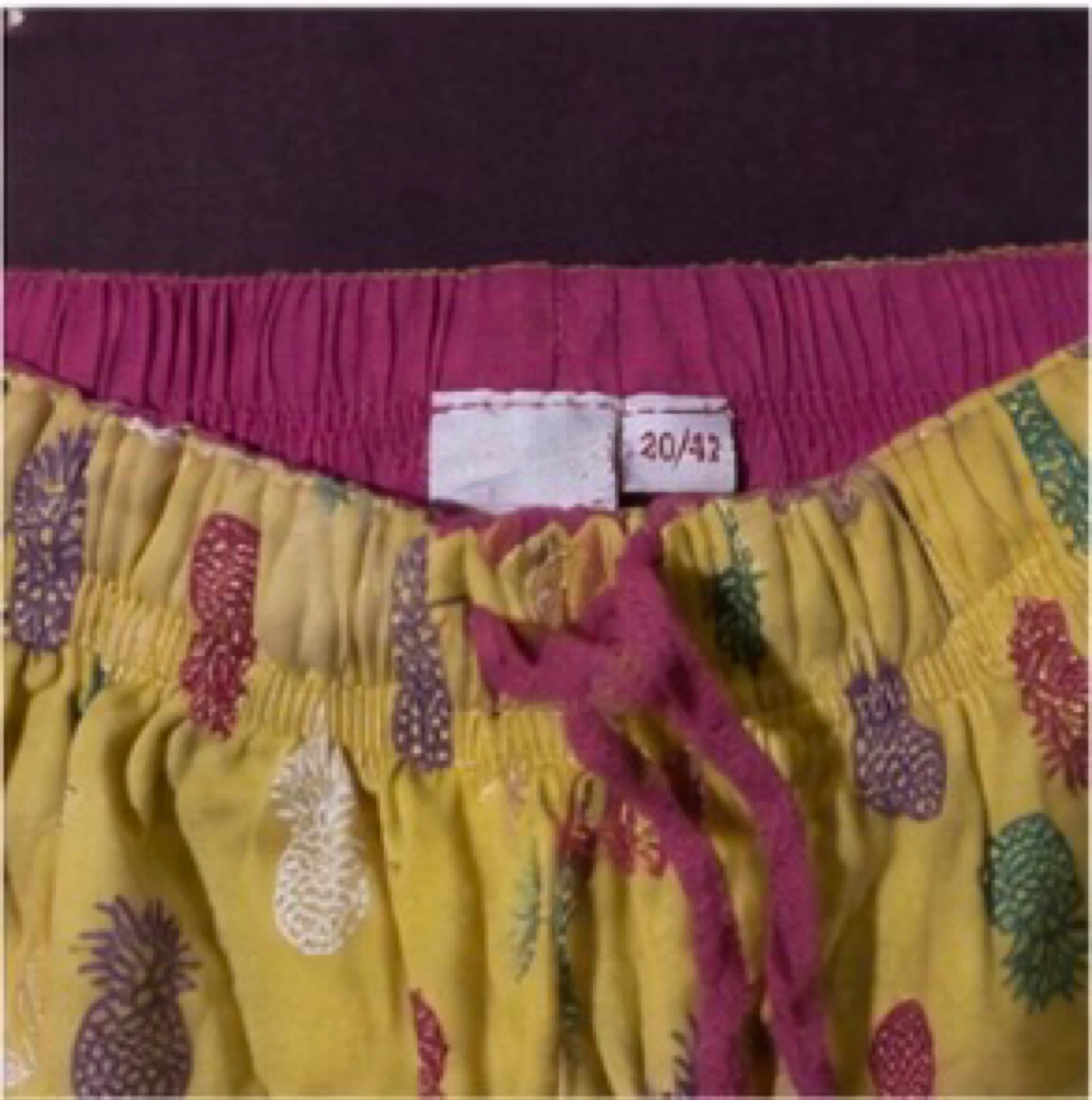Conjunto de noche amarillo con motivo de piña T38/40 camisola y short de verano – photo 5